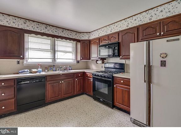 4th image of 2211 Lido Ln