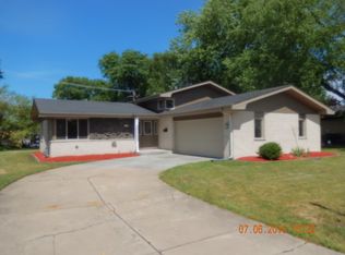 18532 Rose St, Lansing, IL 60438