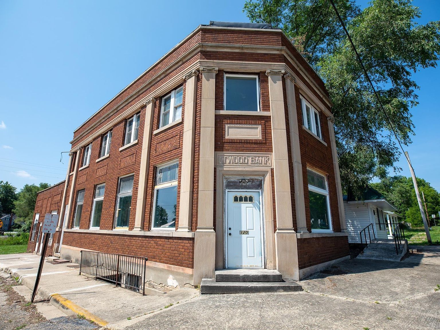 120120 E Main St 118, Atwood, IN 46502 MLS 202323234 Zillow