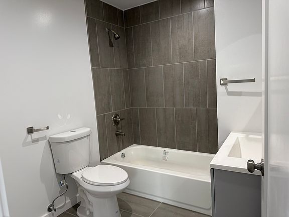 3rd image of 4434 Fulton St #11