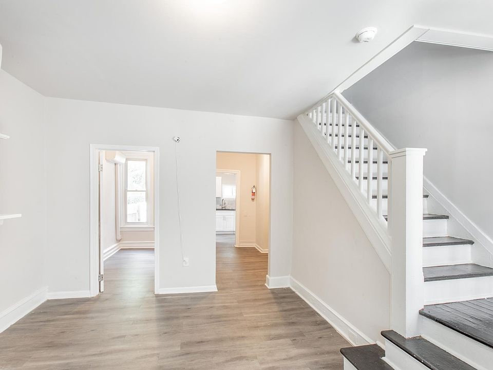 1st image of 6143 Glenmore Ave #24
