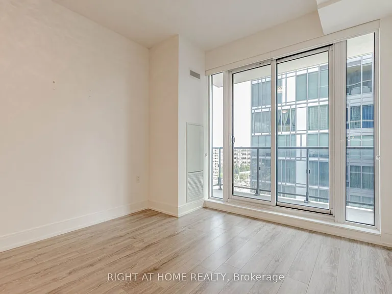 9608 Yonge St #1603 — Photo 18