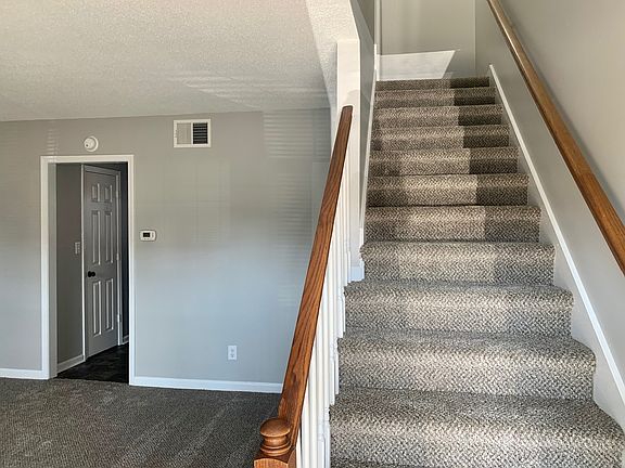 4th image of 540 Hietts Ln #4