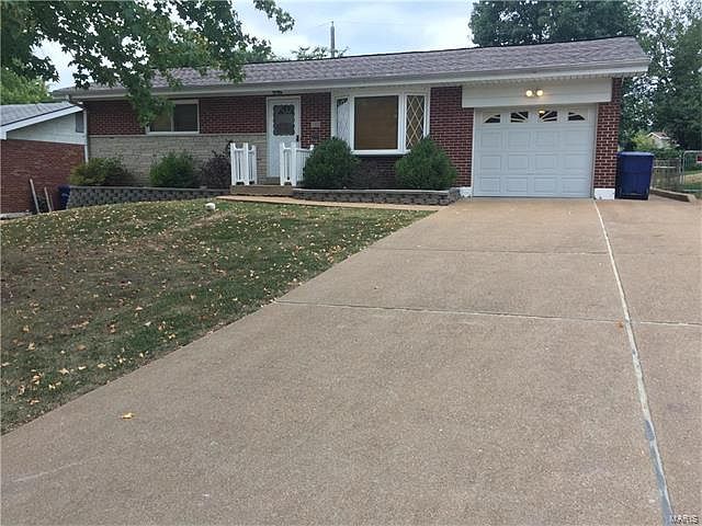 1st image of 416 Southampton Dr