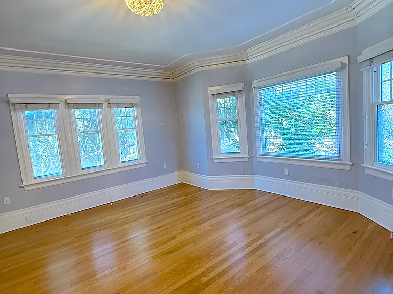 800 York St #800 — Photo 8