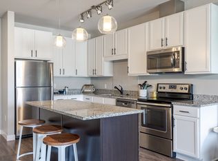 9201 Golden Valley Rd #3981364, Minneapolis, MN 55427