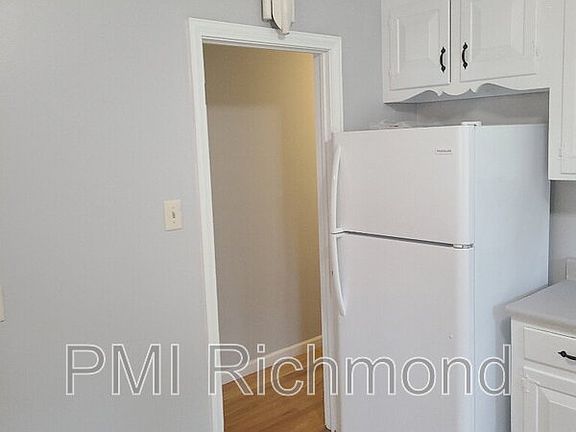 3rd image of 7517 Montrose Ave