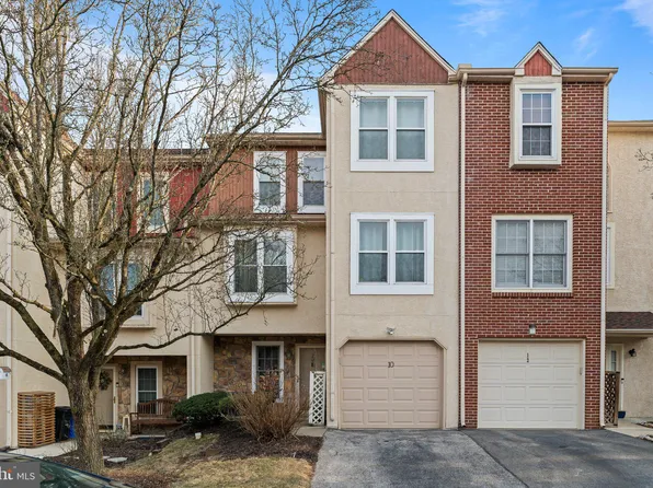 10 White Pine Ct, Lafayette Hill, PA 19444