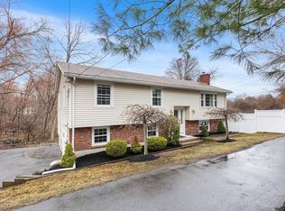 560 Whipple Rd, Tewksbury, MA 01876