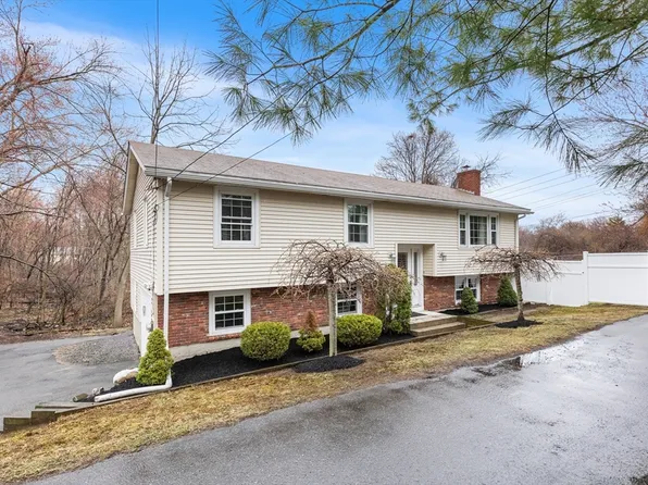560 Whipple Rd, Tewksbury, MA 01876