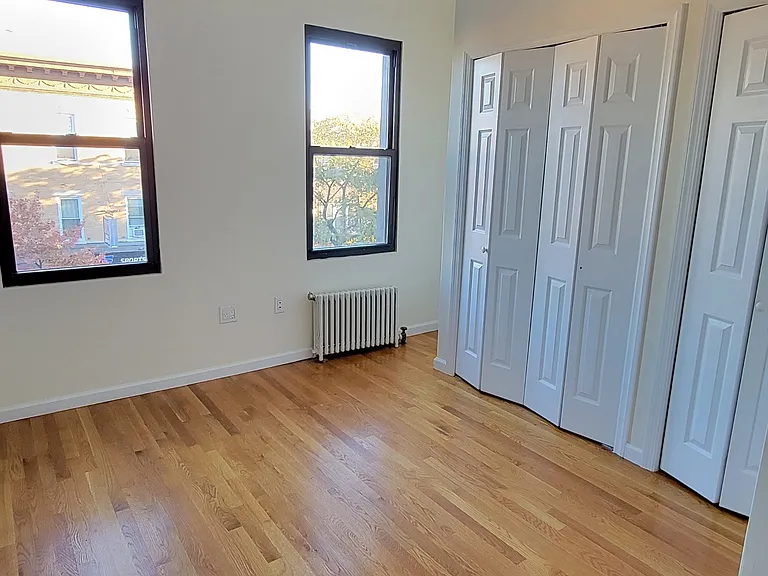 2802 Steinway St #2L — Photo 9