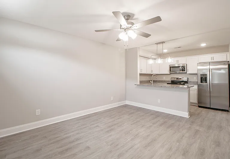 1000-601 Henry Place Blvd — Photo 14