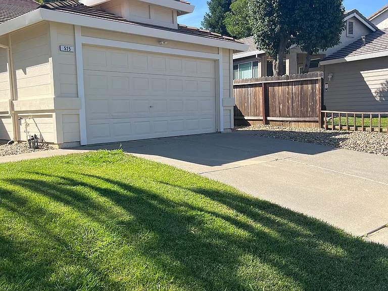 525 Wicklow Dr — Photo 5
