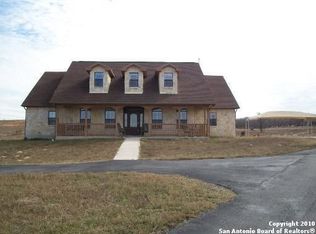 504 Lake Valley Dr, La Vernia, TX 78121