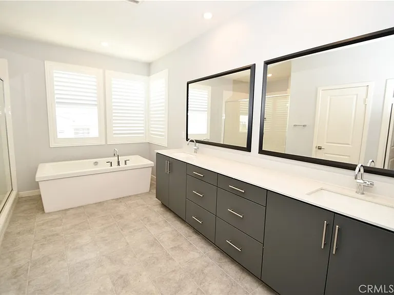 15743 Butterfly Dr — Photo 42