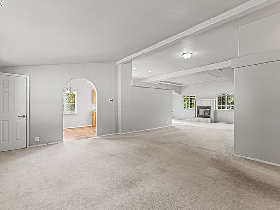 4th image of 2138 Lynne Dr