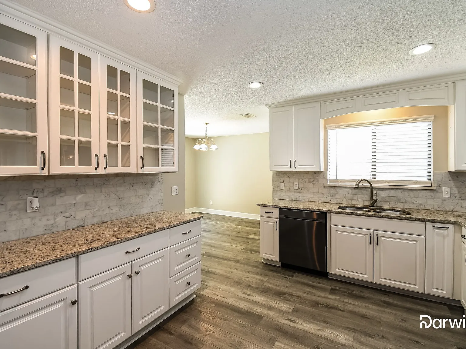 3 bed, 2.0 bath, 1823 sqft, $2,250 — Photo 2