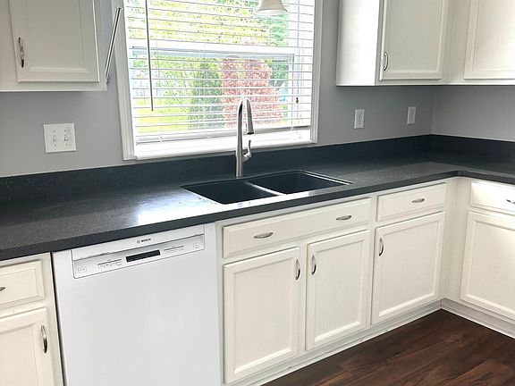 5th image of 6257 Lancaster Pl