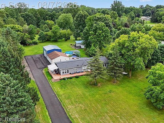 2nd image of 11935 Beardslee Rd