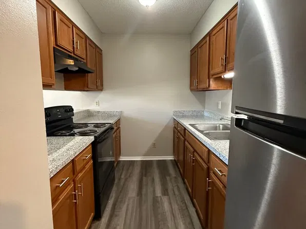 330 S 17th St APT 17, Batesville, AR 72501