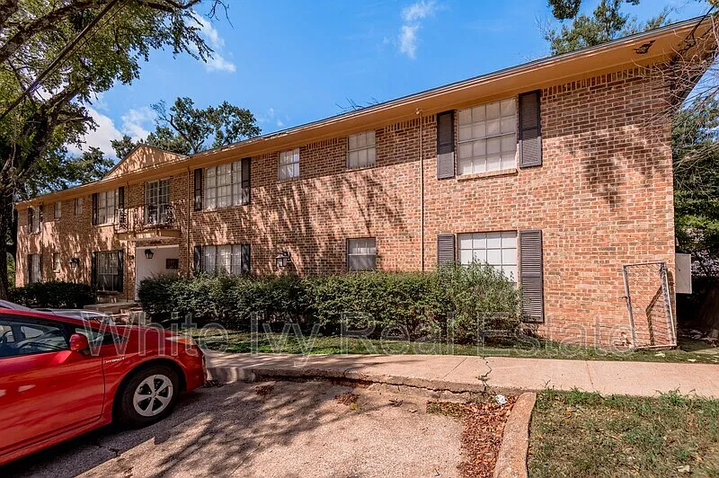 2 bed, 1.0 bath, 925 sqft, $950 — Photo 3
