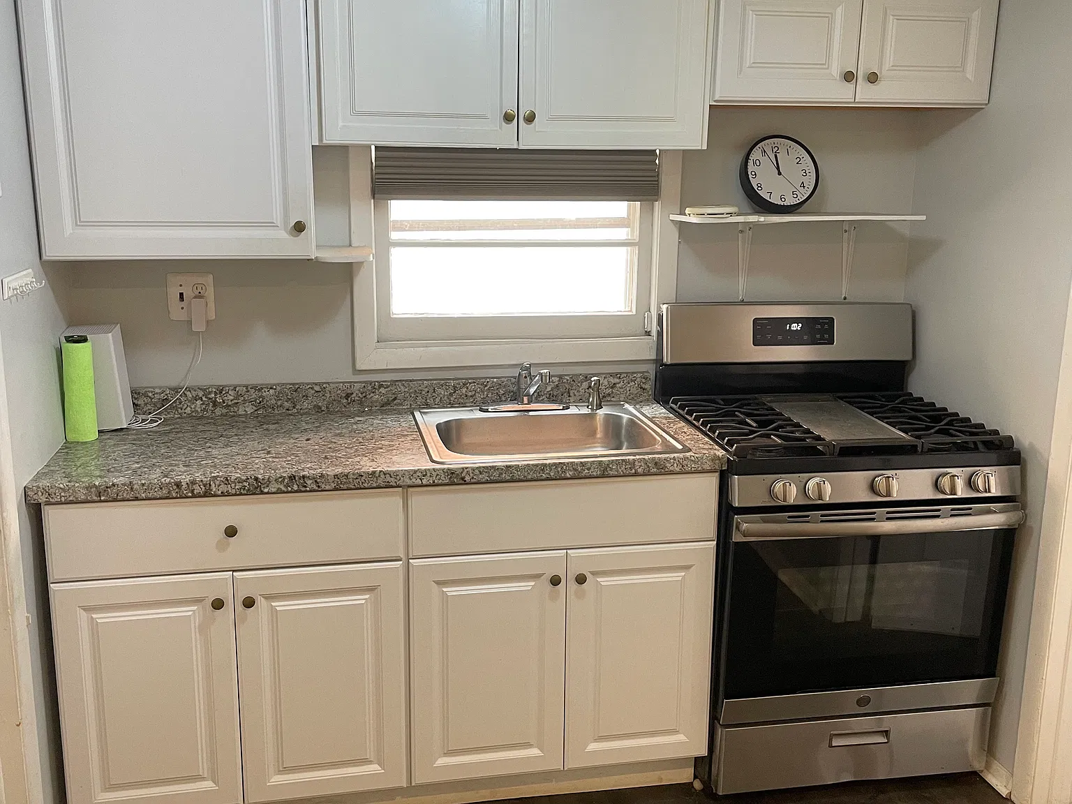 1 bed, 400 sqft, $1,400 — Photo 2