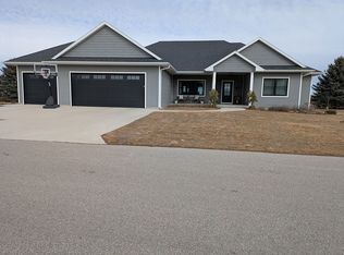 16297 188th St, Manchester, IA 52057