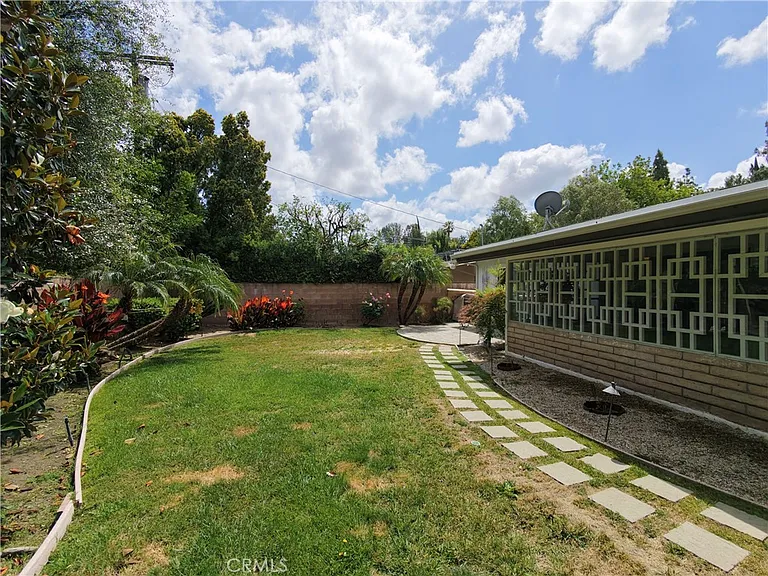 22951 Austin St — Photo 39