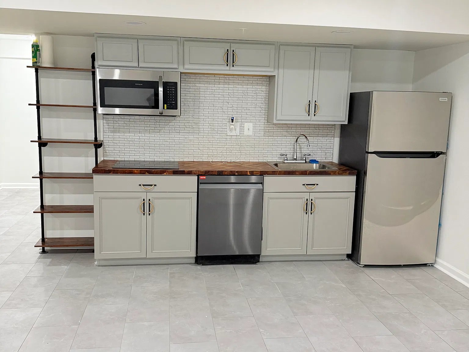 Darlington Ct, White Plains — Photo 4