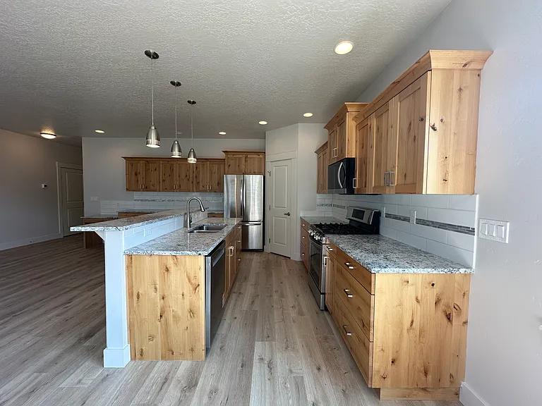 8918 W Northview St — Photo 7