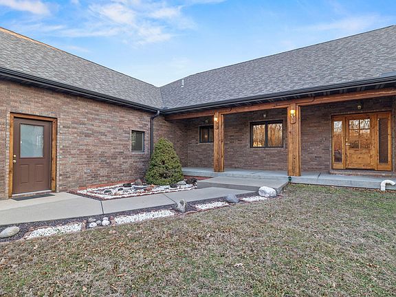 4th image of 2130 Carlton Road