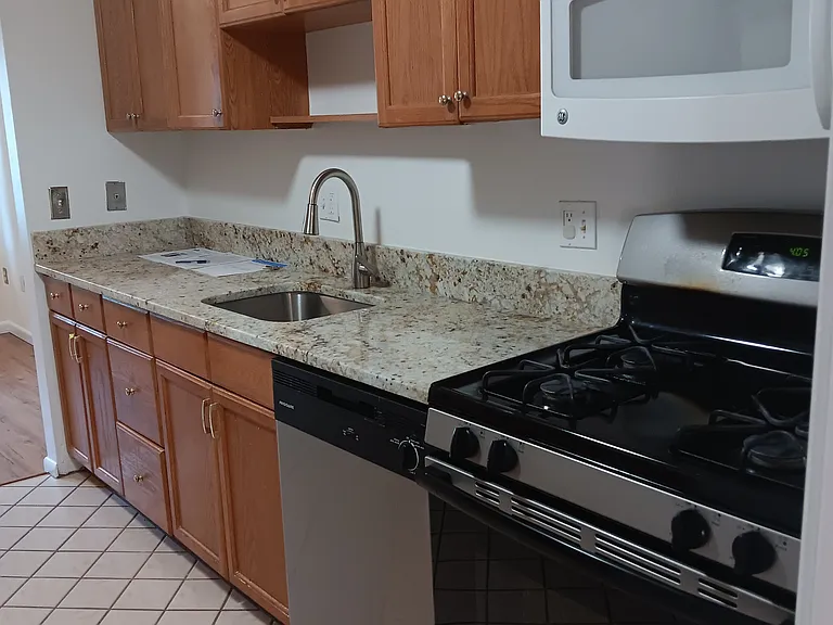 10819 Bucknell Dr — Photo 21