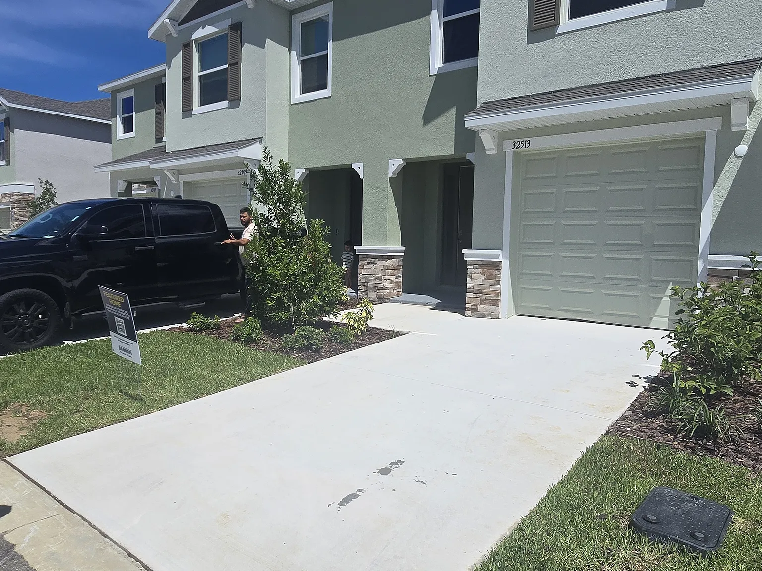 3 bed, 2.5 bath, 1673 sqft, $2,200 — Photo 1