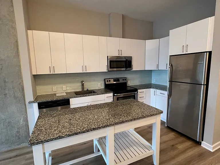 Core — Photo 100