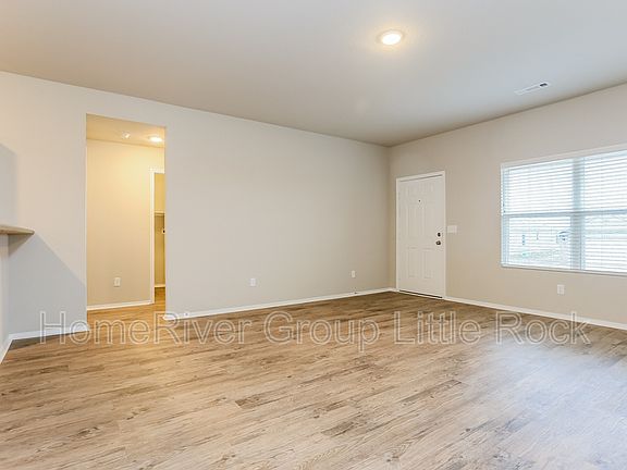 3rd image of 1068 Huntington Dr