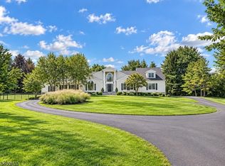 18 Kerby Ln, Mendham, NJ 07945