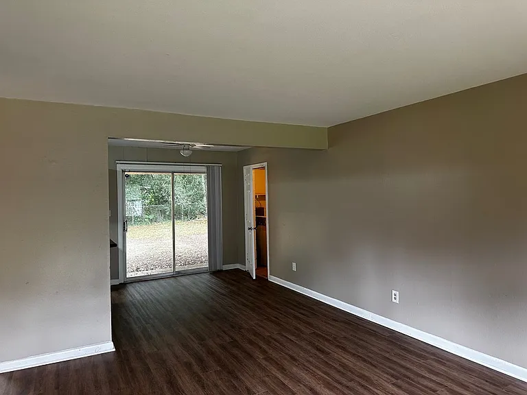 1730 Atkamire Dr — Photo 3