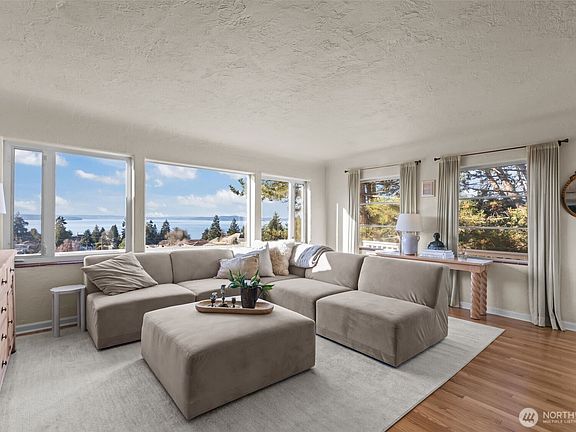 3rd image of 4411 SW Othello Street