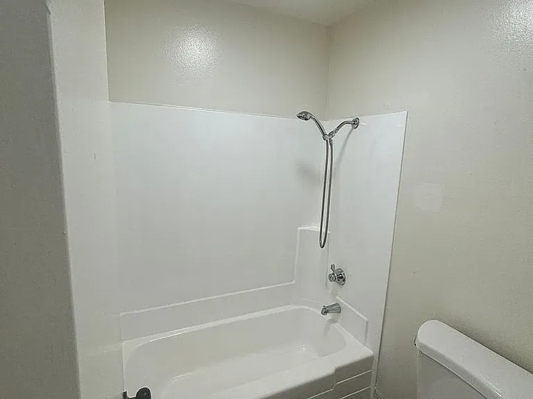 WOODCREST APARTMENTS — Photo 56