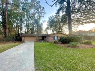 307 Sweetbriar Dr, Tallahassee, FL 32312