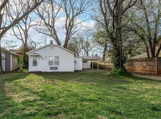 1213 S Roanoke Ave, Springfield, MO 65807