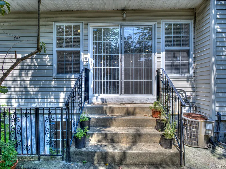12 Yennicock Ave — Photo 31