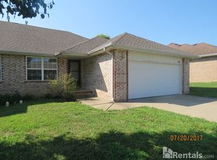708 Foxx Dr, Nixa, MO 65714