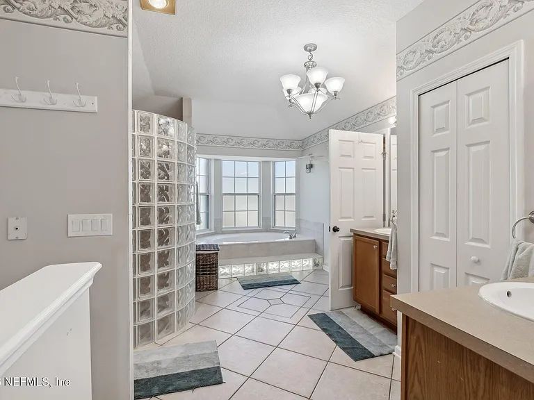2683 Henley Rd — Photo 22