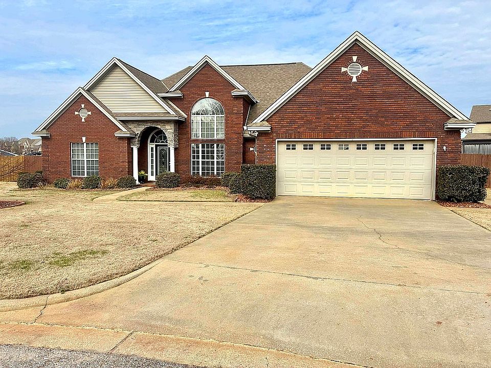 1st image of 107 Ashton Oak Ct