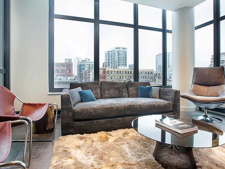 River North Luxury, On Display — Photo 9