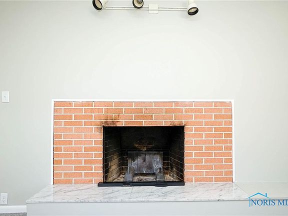 4th image of 518 W Lincoln St