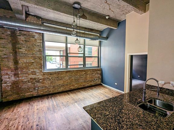 2nd image of 1735 N Paulina St APT 205