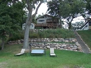 N1059 Vinnie Ha Ha Rd, Fort Atkinson, WI 53538