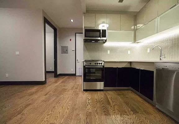 2nd image of 875 De Kalb Ave #5U